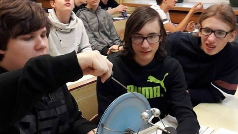 SP 44  - doświadczenia z fizyki