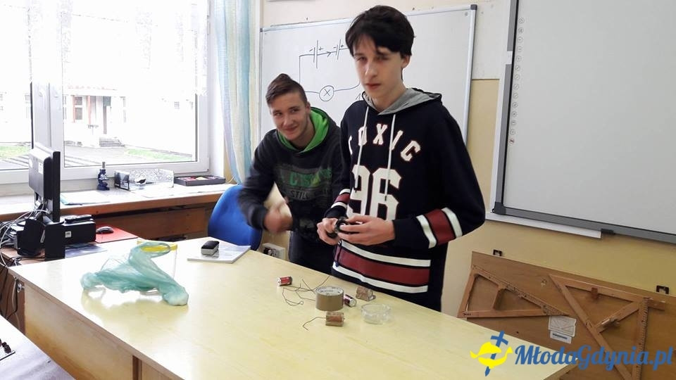 SP 44  - doświadczenia z fizyki