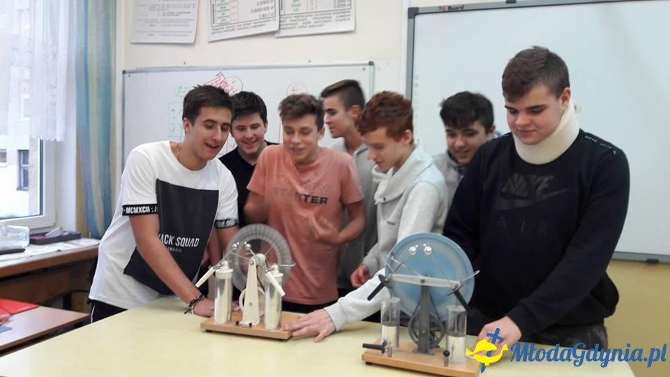 SP 44  - doświadczenia z fizyki