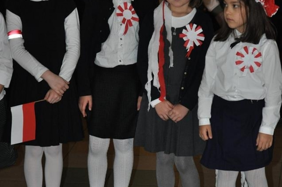 SP 28 - uroczysta akademia z okazji 99 rocznicy odzyskania przez Polskę niepodległości