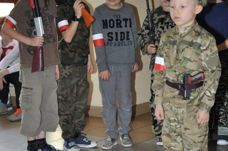 SP 28 - uroczysta akademia z okazji 99 rocznicy odzyskania przez Polskę niepodległości