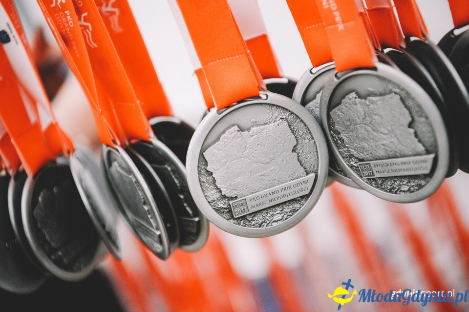 Marsz nordic walking - Bieg Niepodległości z PKO Bankiem Polskim 2017 (I)