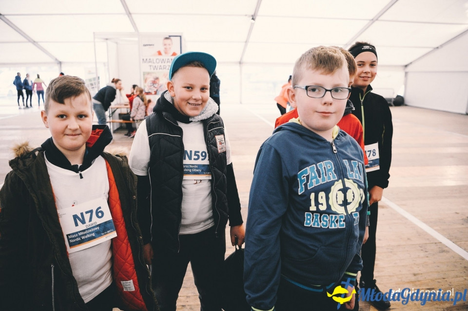 Marsz nordic walking - Bieg Niepodległości z PKO Bankiem Polskim 2017 (I)