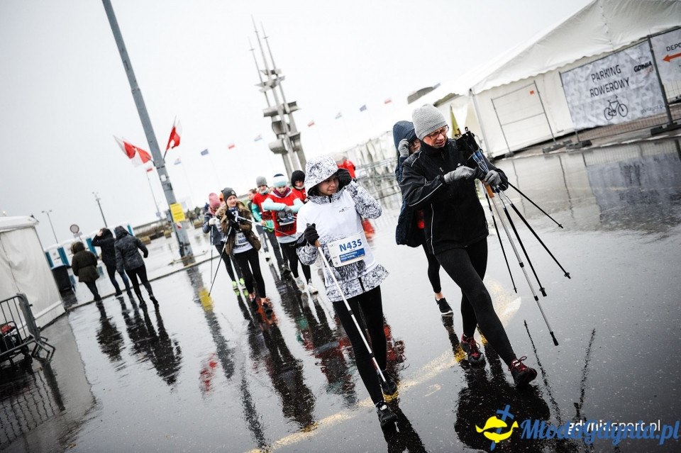 Marsz nordic walking - Bieg Niepodległości z PKO Bankiem Polskim 2017 (I)