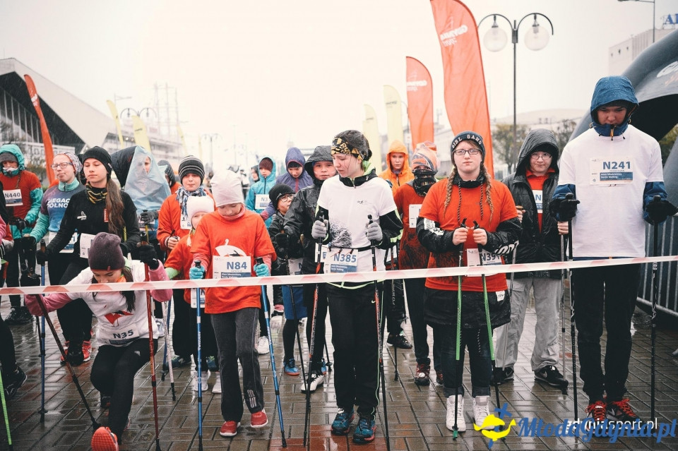 Marsz nordic walking - Bieg Niepodległości z PKO Bankiem Polskim 2017 (I)