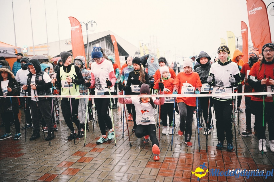 Marsz nordic walking - Bieg Niepodległości z PKO Bankiem Polskim 2017 (I)