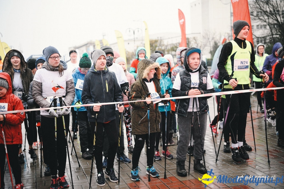 Marsz nordic walking - Bieg Niepodległości z PKO Bankiem Polskim 2017 (I)
