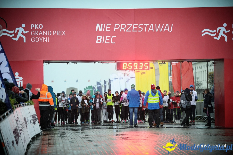 Marsz nordic walking - Bieg Niepodległości z PKO Bankiem Polskim 2017 (I)