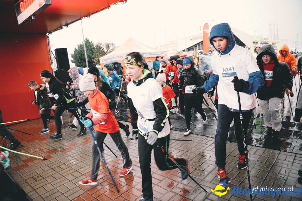 Marsz nordic walking - Bieg Niepodległości z PKO Bankiem Polskim 2017 (I)