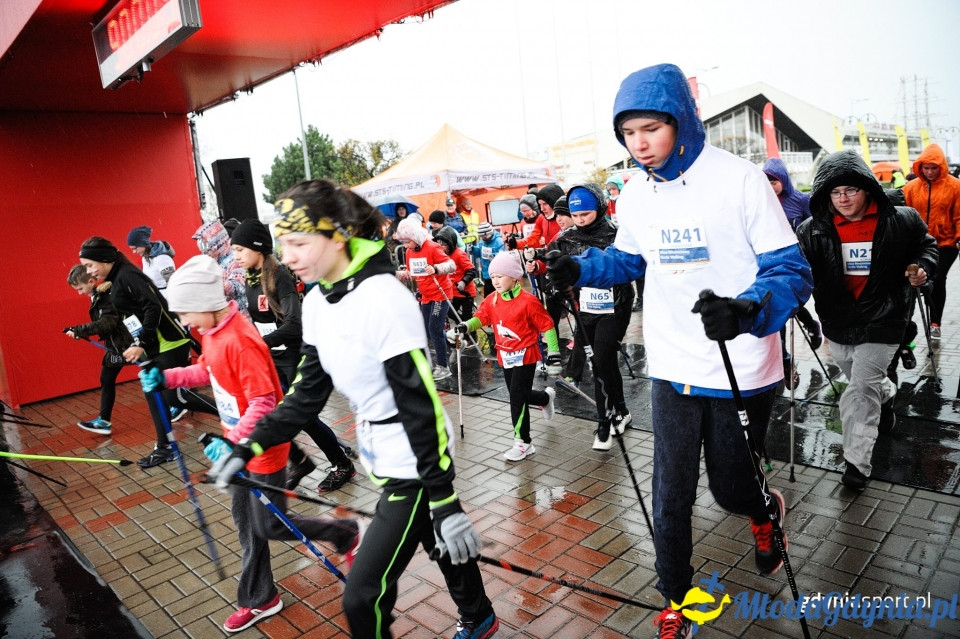 Marsz nordic walking - Bieg Niepodległości z PKO Bankiem Polskim 2017 (I)