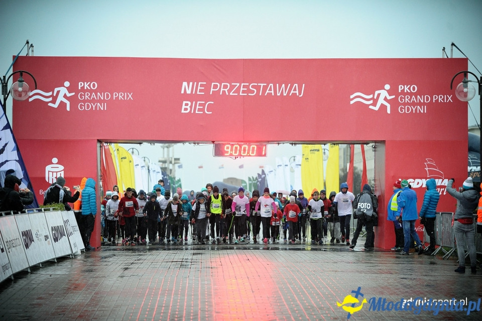 Marsz nordic walking - Bieg Niepodległości z PKO Bankiem Polskim 2017 (I)