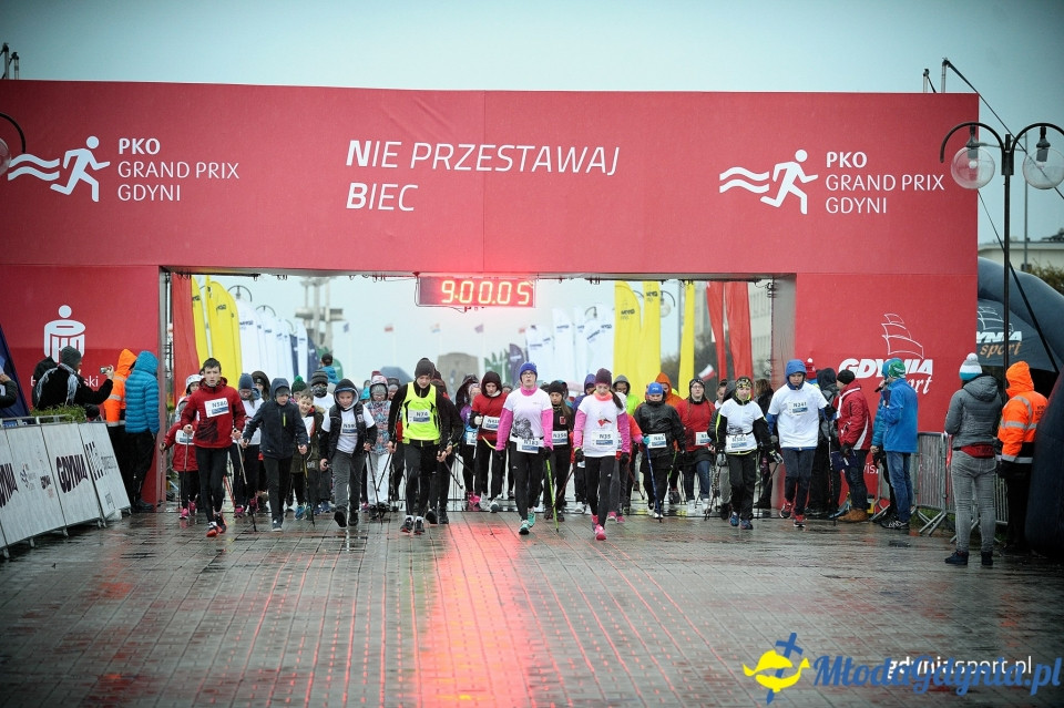 Marsz nordic walking - Bieg Niepodległości z PKO Bankiem Polskim 2017 (I)