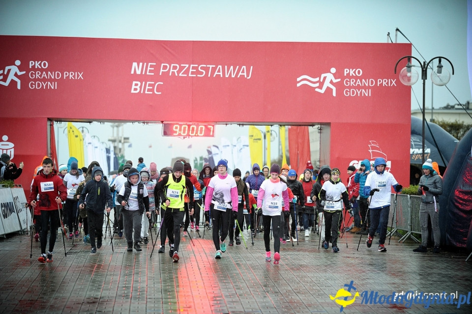 Marsz nordic walking - Bieg Niepodległości z PKO Bankiem Polskim 2017 (I)