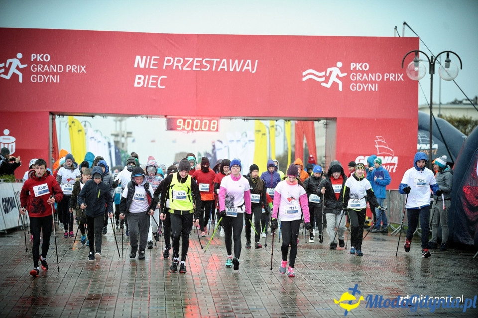 Marsz nordic walking - Bieg Niepodległości z PKO Bankiem Polskim 2017 (I)