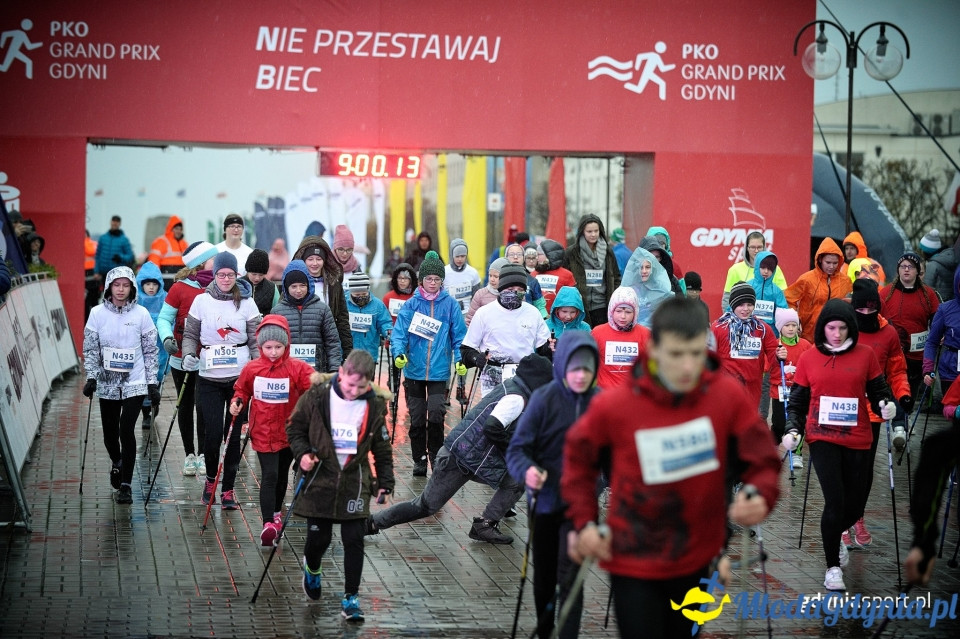 Marsz nordic walking - Bieg Niepodległości z PKO Bankiem Polskim 2017 (I)