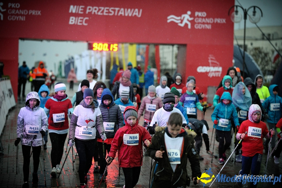 Marsz nordic walking - Bieg Niepodległości z PKO Bankiem Polskim 2017 (I)