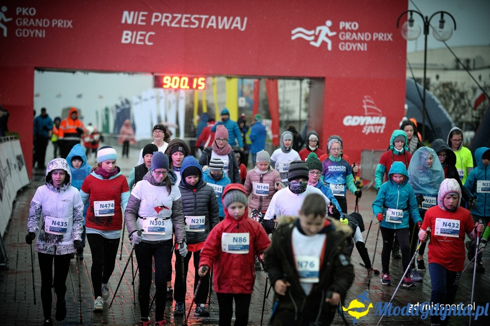 Marsz nordic walking - Bieg Niepodległości z PKO Bankiem Polskim 2017 (I)
