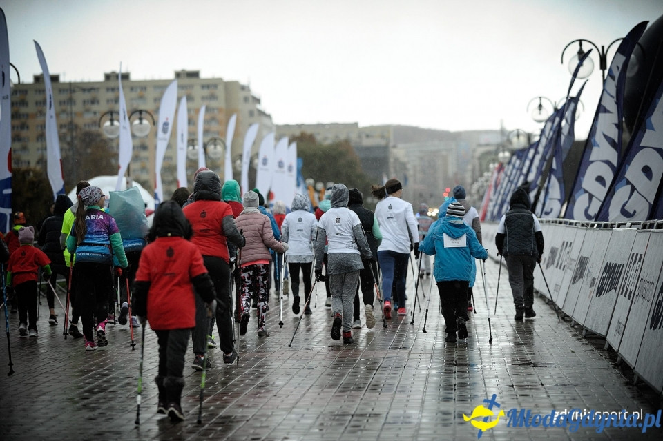 Marsz nordic walking - Bieg Niepodległości z PKO Bankiem Polskim 2017 (I)
