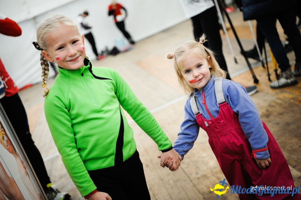 Marsz nordic walking - Bieg Niepodległości z PKO Bankiem Polskim 2017 (I)