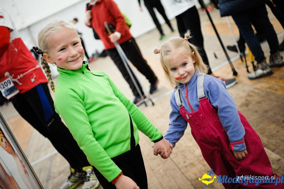 Marsz nordic walking - Bieg Niepodległości z PKO Bankiem Polskim 2017 (I)