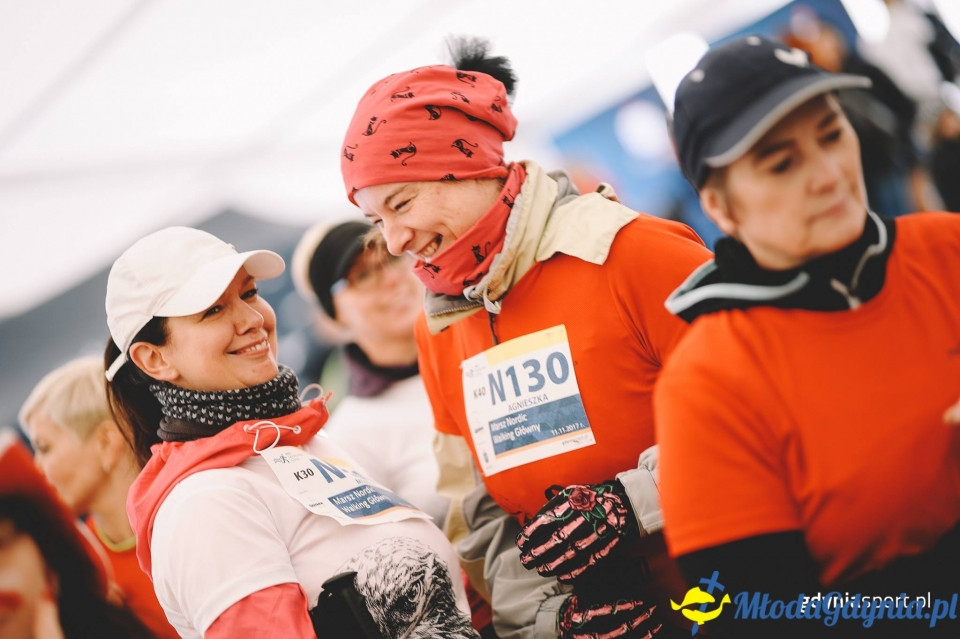 Marsz nordic walking - Bieg Niepodległości z PKO Bankiem Polskim 2017 (I)