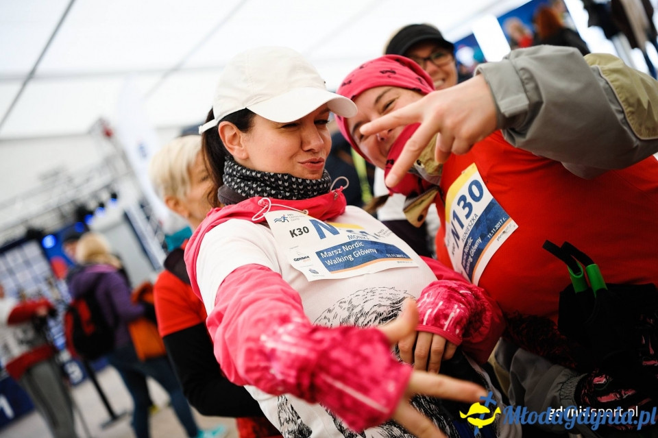 Marsz nordic walking - Bieg Niepodległości z PKO Bankiem Polskim 2017 (I)