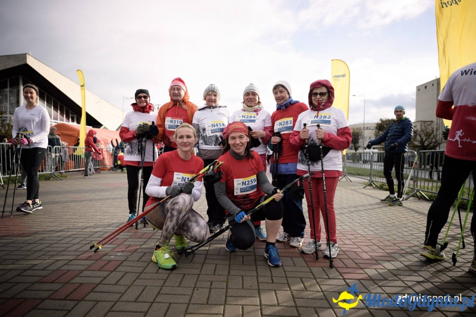 Marsz nordic walking - Bieg Niepodległości z PKO Bankiem Polskim 2017 (I)