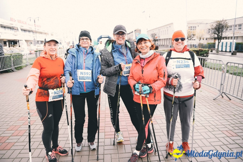 Marsz nordic walking - Bieg Niepodległości z PKO Bankiem Polskim 2017 (I)