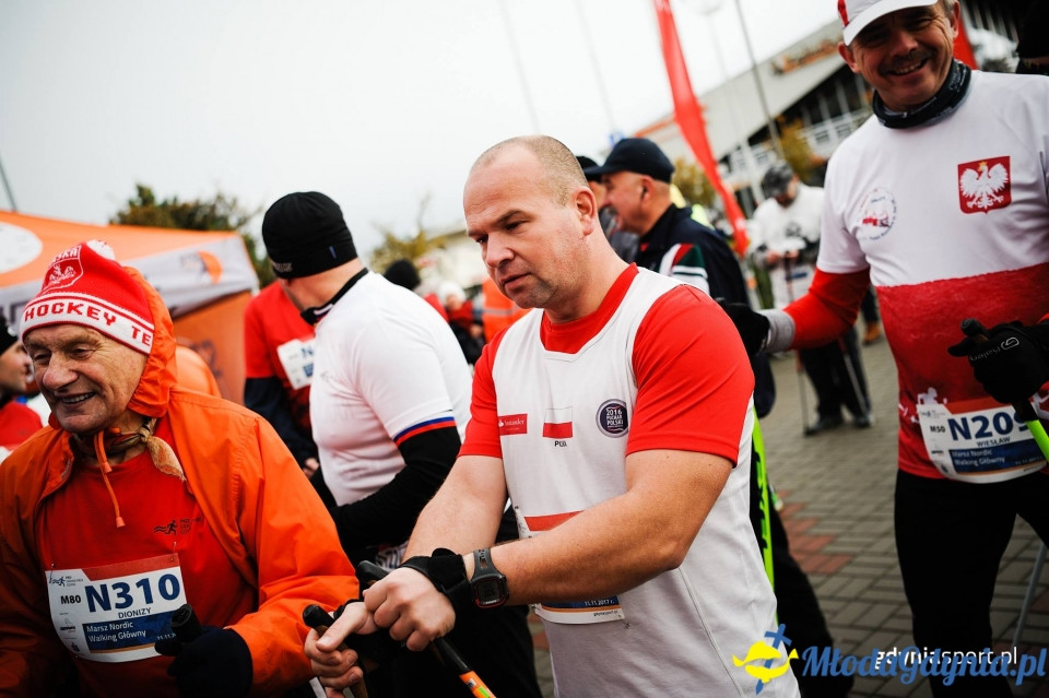 Marsz nordic walking - Bieg Niepodległości z PKO Bankiem Polskim 2017 (I)