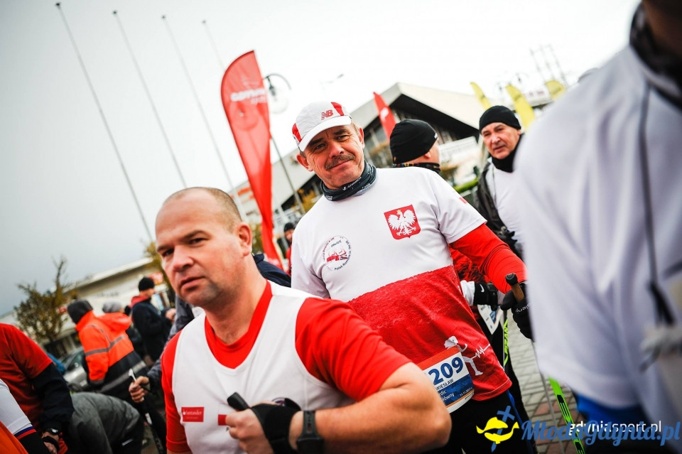 Marsz nordic walking - Bieg Niepodległości z PKO Bankiem Polskim 2017 (I)