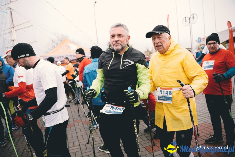 Marsz nordic walking - Bieg Niepodległości z PKO Bankiem Polskim 2017 (I)