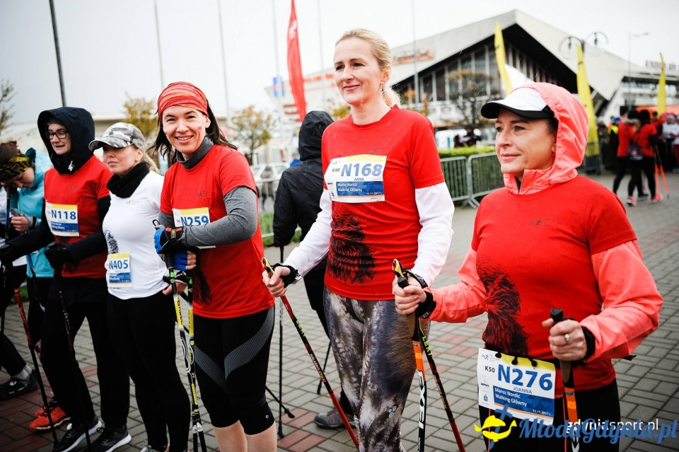 Marsz nordic walking - Bieg Niepodległości z PKO Bankiem Polskim 2017 (I)