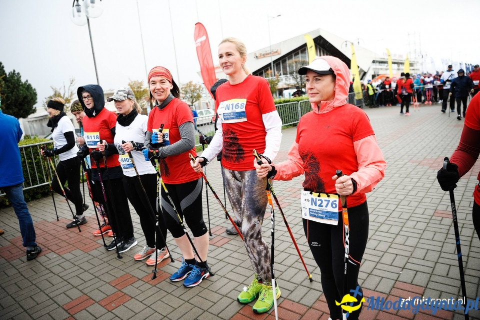 Marsz nordic walking - Bieg Niepodległości z PKO Bankiem Polskim 2017 (I)