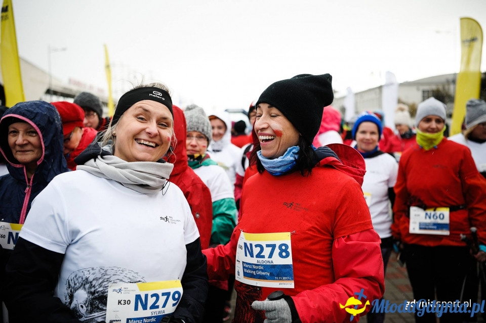 Marsz nordic walking - Bieg Niepodległości z PKO Bankiem Polskim 2017 (I)