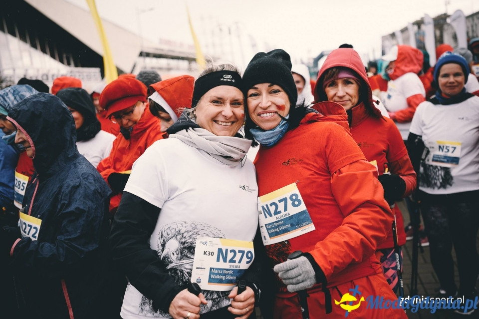 Marsz nordic walking - Bieg Niepodległości z PKO Bankiem Polskim 2017 (I)