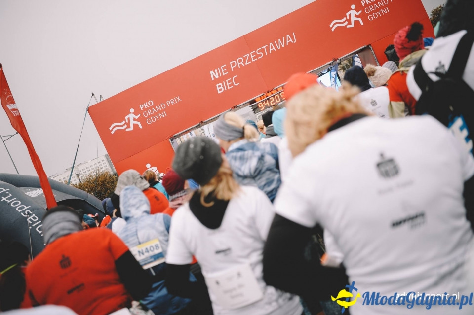 Marsz nordic walking - Bieg Niepodległości z PKO Bankiem Polskim 2017 (I)