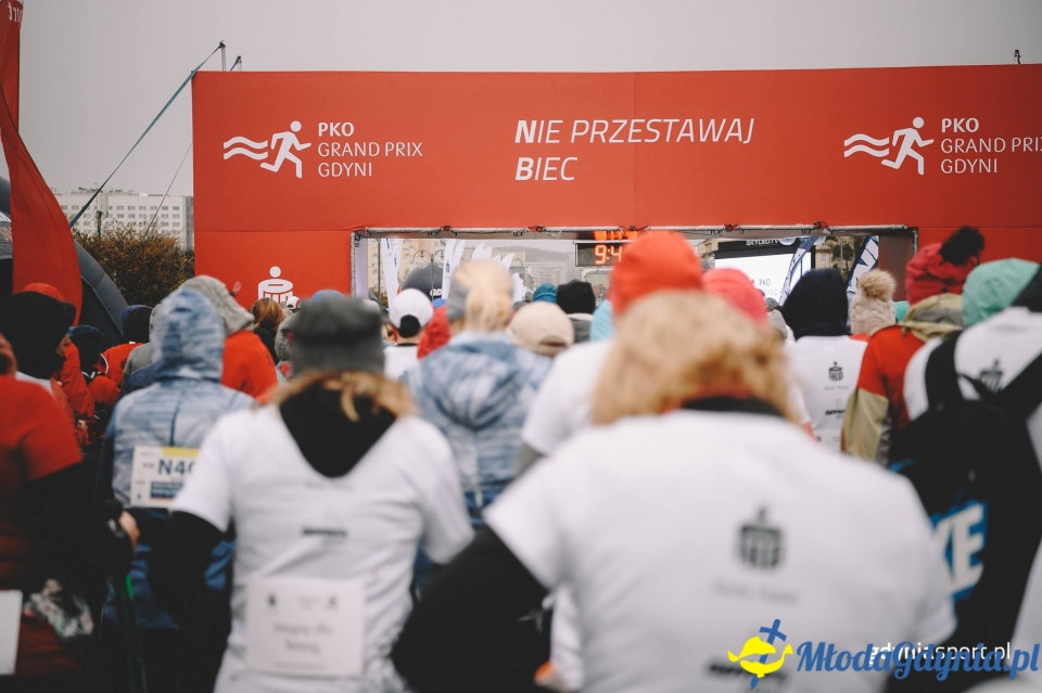 Marsz nordic walking - Bieg Niepodległości z PKO Bankiem Polskim 2017 (I)