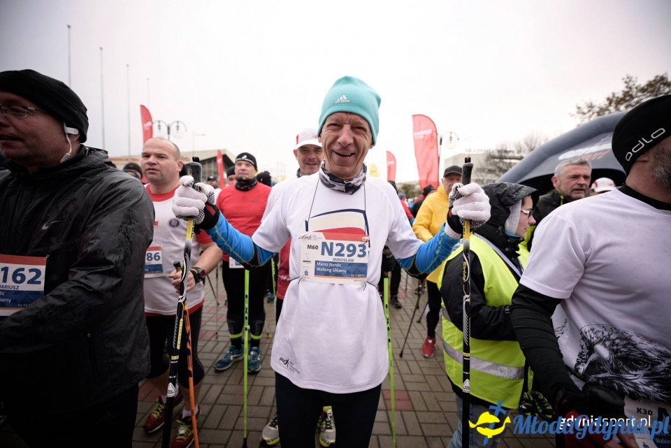 Marsz nordic walking - Bieg Niepodległości z PKO Bankiem Polskim 2017 (I)