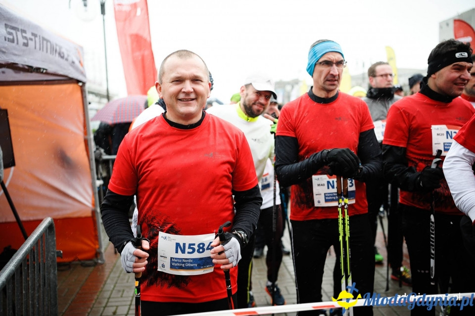 Marsz nordic walking - Bieg Niepodległości z PKO Bankiem Polskim 2017 (I)