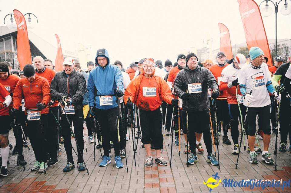 Marsz nordic walking - Bieg Niepodległości z PKO Bankiem Polskim 2017 (I)