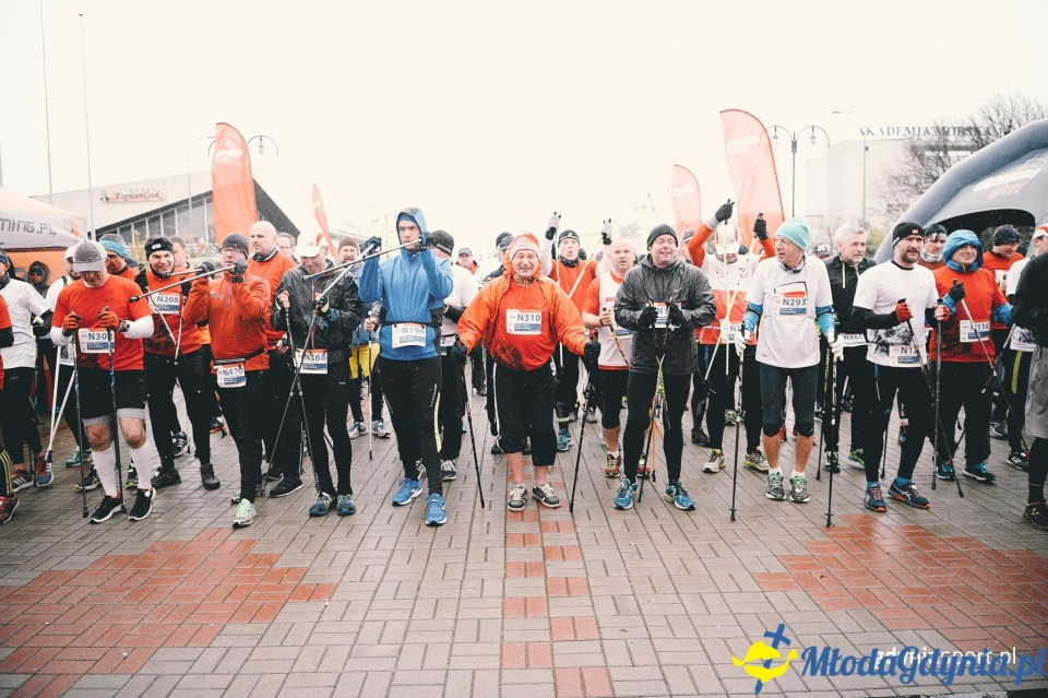 Marsz nordic walking - Bieg Niepodległości z PKO Bankiem Polskim 2017 (I)