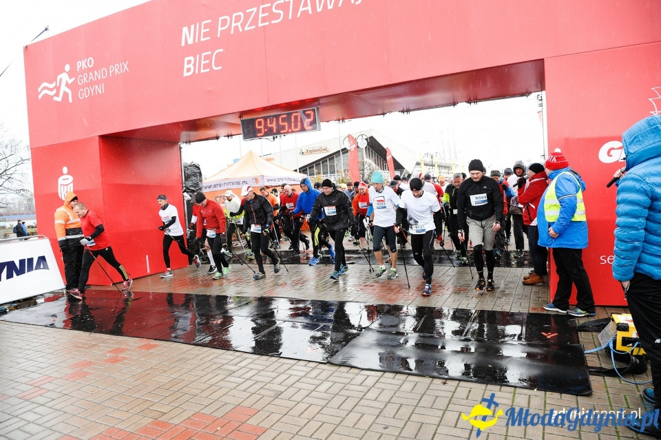 Marsz nordic walking - Bieg Niepodległości z PKO Bankiem Polskim 2017 (I)