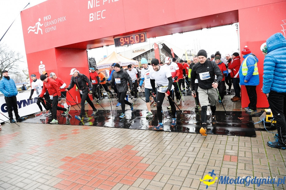 Marsz nordic walking - Bieg Niepodległości z PKO Bankiem Polskim 2017 (I)