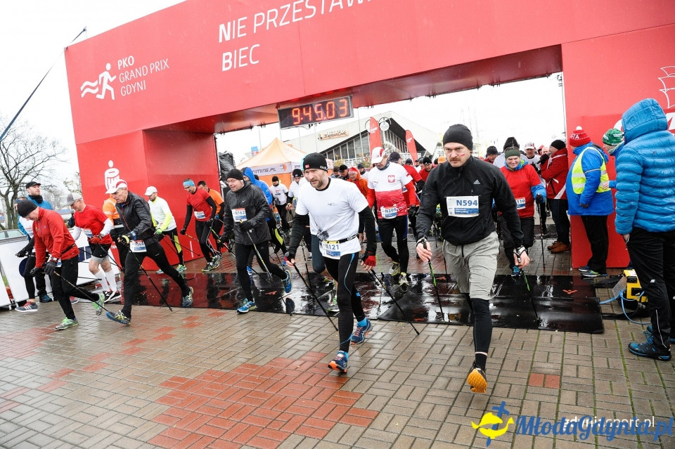 Marsz nordic walking - Bieg Niepodległości z PKO Bankiem Polskim 2017 (I)