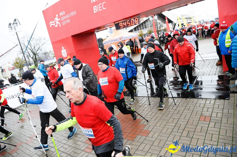 Marsz nordic walking - Bieg Niepodległości z PKO Bankiem Polskim 2017 (I)