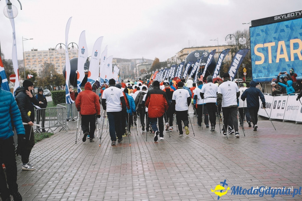 Marsz nordic walking - Bieg Niepodległości z PKO Bankiem Polskim 2017 (I)