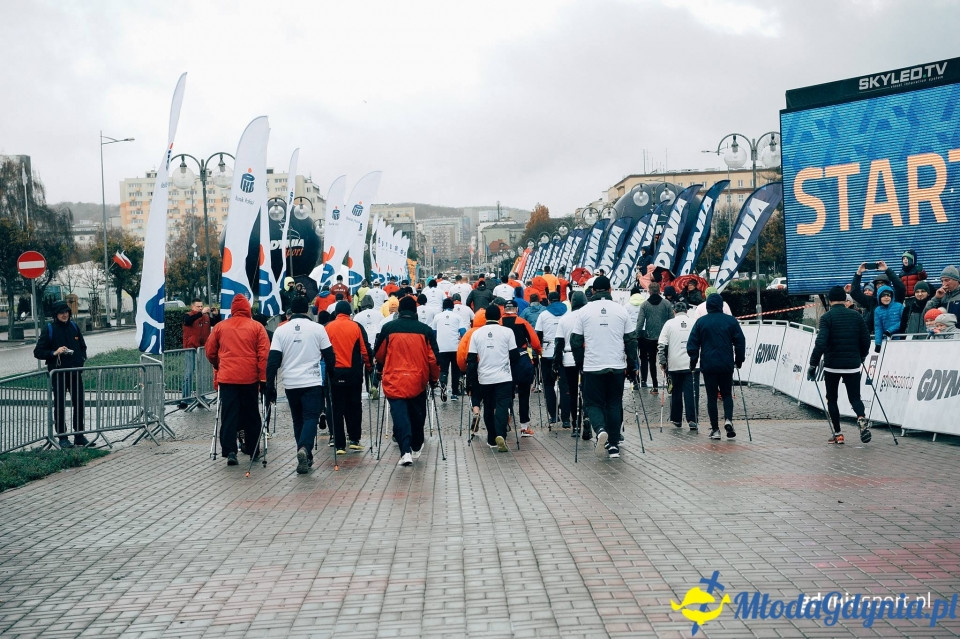 Marsz nordic walking - Bieg Niepodległości z PKO Bankiem Polskim 2017 (I)