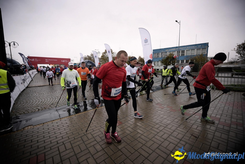 Marsz nordic walking - Bieg Niepodległości z PKO Bankiem Polskim 2017 (I)