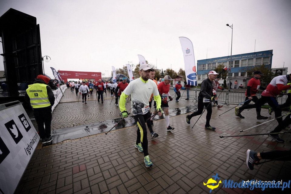 Marsz nordic walking - Bieg Niepodległości z PKO Bankiem Polskim 2017 (I)