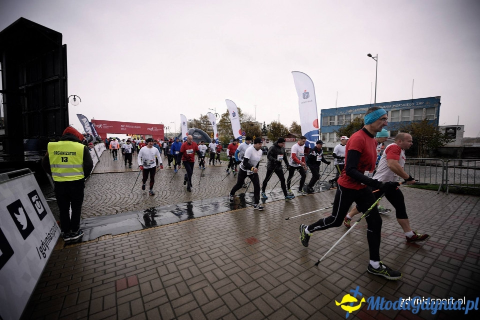 Marsz nordic walking - Bieg Niepodległości z PKO Bankiem Polskim 2017 (I)